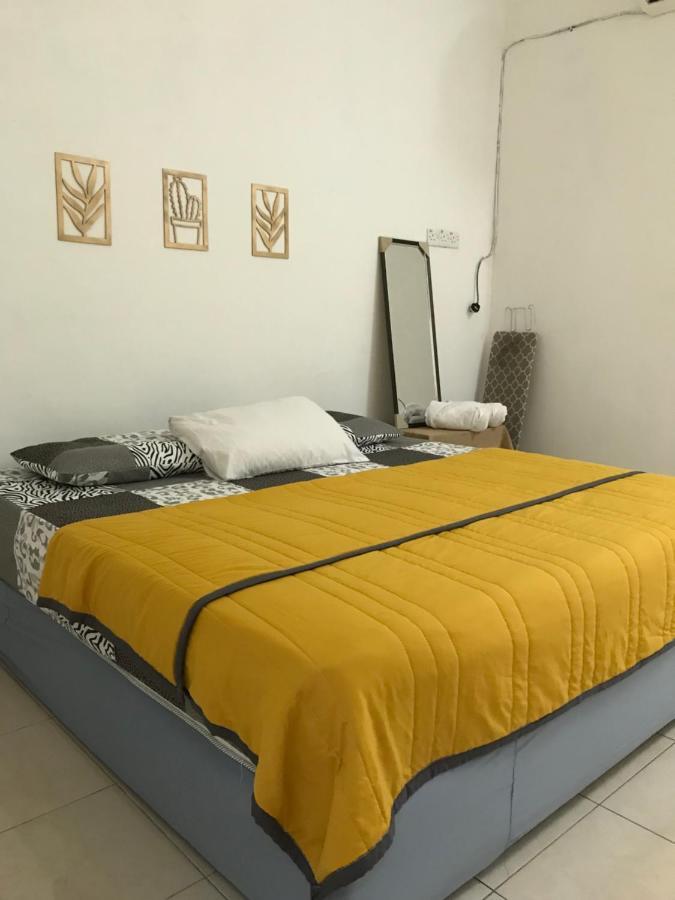 Solehah Homestay Сери-Искандар Экстерьер фото