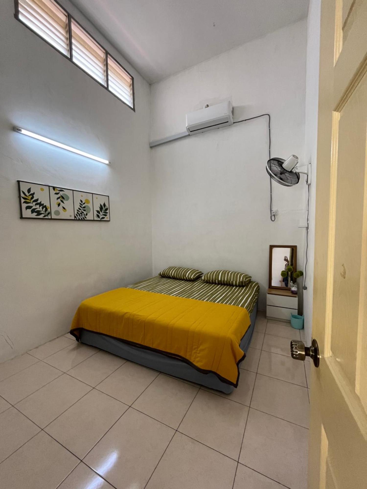 Solehah Homestay Сери-Искандар Экстерьер фото