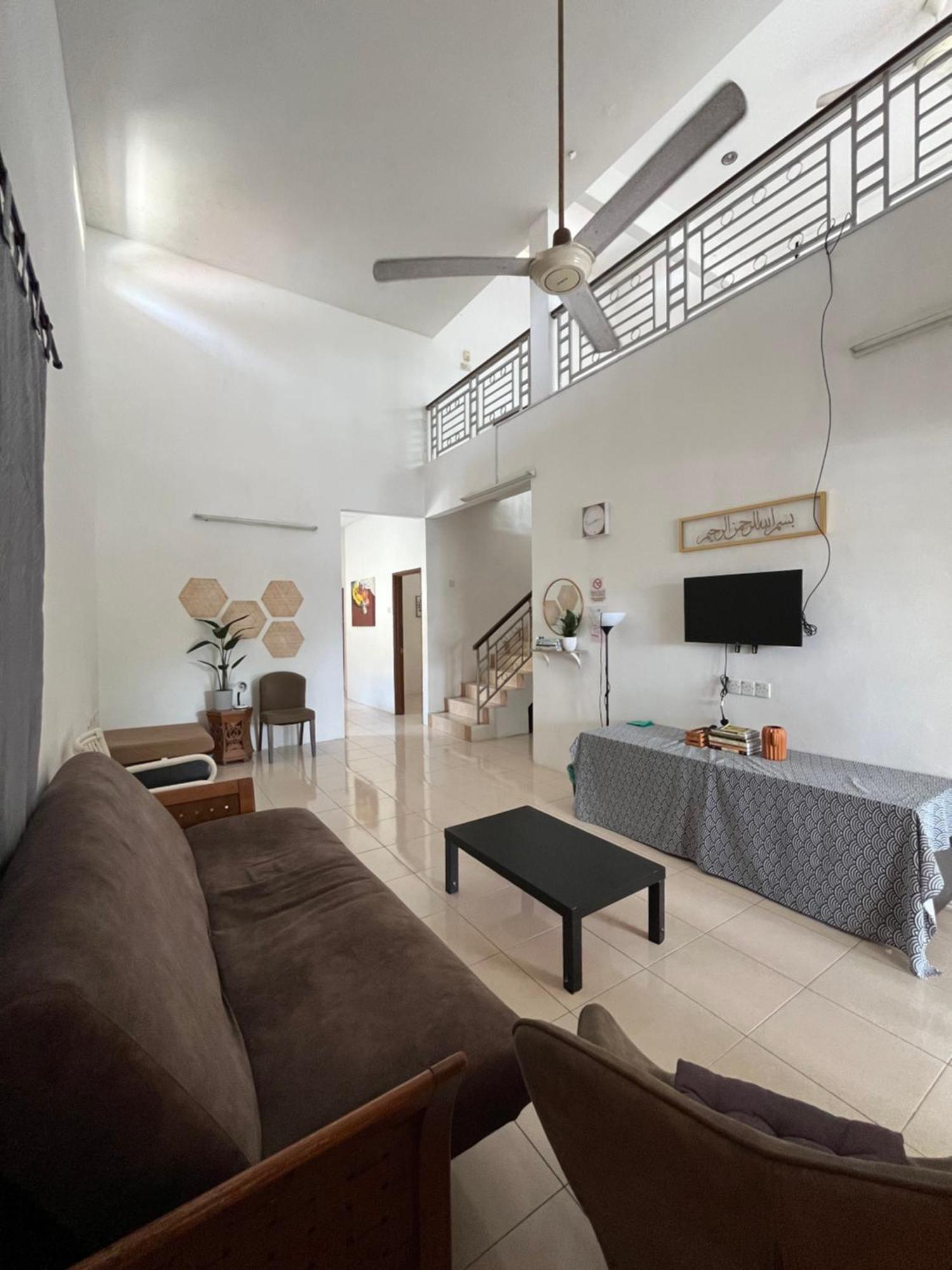 Solehah Homestay Сери-Искандар Экстерьер фото